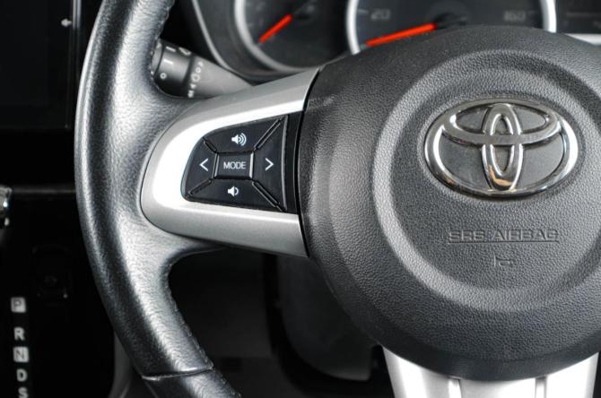 Toyota Roomy I Рестайлинг с пробегом 2020 года, цена 1 319 000 рублей, 77391 км, микровэн, Автокод Объявления