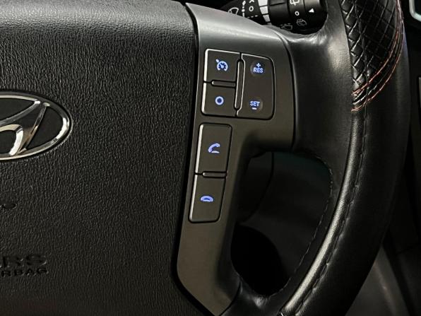 Hyundai H-1 II Рестайлинг 2 с пробегом 2018 года, цена 2 550 000 рублей, 175000 км, минивэн, Автокод Объявления