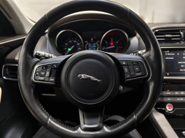 Jaguar F-Pace I с пробегом 2016 года, цена 2 332 000 рублей, 141823 км, внедорожник, Автокод Объявления