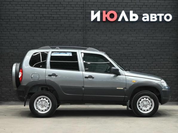 Chevrolet Niva I Рестайлинг с пробегом 2017 года, цена 820 000 рублей, 94033 км, внедорожник, Автокод Объявления