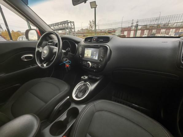 Kia Soul II Рестайлинг с пробегом 2018 года, цена 1 919 000 рублей, 28800 км, хэтчбек, Автокод Объявления