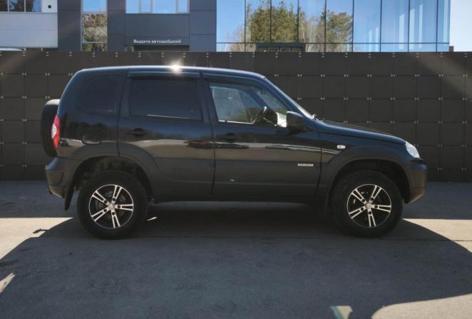 Chevrolet Niva I Рестайлинг с пробегом 2017 года, цена 755 000 рублей, 110528 км, внедорожник, Автокод Объявления