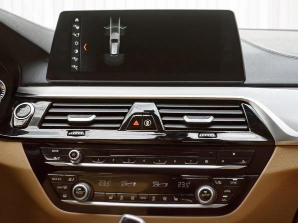 BMW 5 серии VII (G30/G31/G38) с пробегом 2018 года, цена 2 700 000 рублей, 200092 км, универсал, Автокод Объявления
