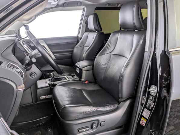 Toyota Land Cruiser Prado 150 Series Рестайлинг 2 с пробегом 2018 года, цена 4 500 000 рублей, 238427 км, внедорожник, Автокод Объявления