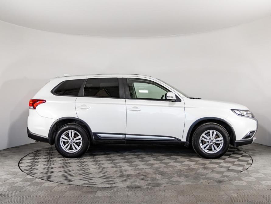 Mitsubishi Outlander III Рестайлинг 2 Санкт-Петербург  - изображение 4