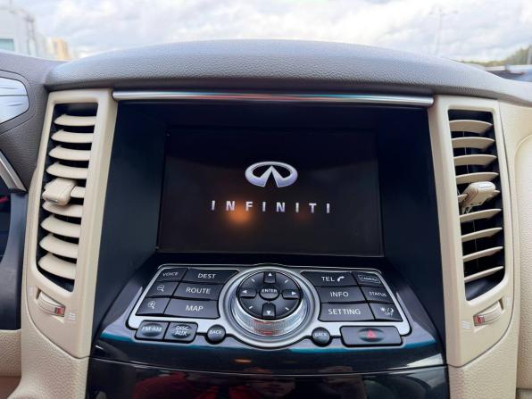 Infiniti FX II (S51) с пробегом 2011 года, цена 1 415 000 рублей, 281000 км, внедорожник, Автокод Объявления