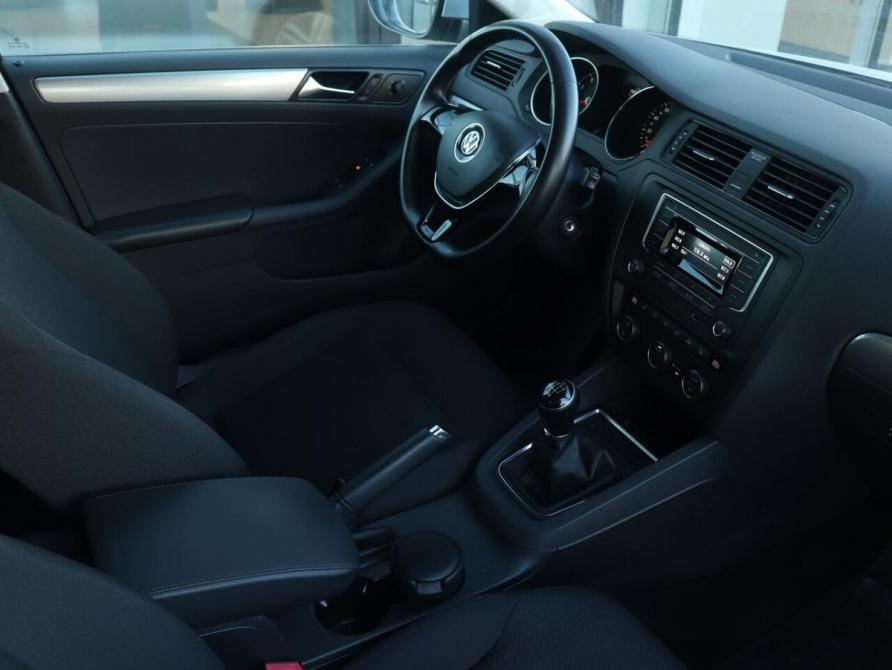 Volkswagen Jetta VI Рестайлинг Казань  - изображение 6