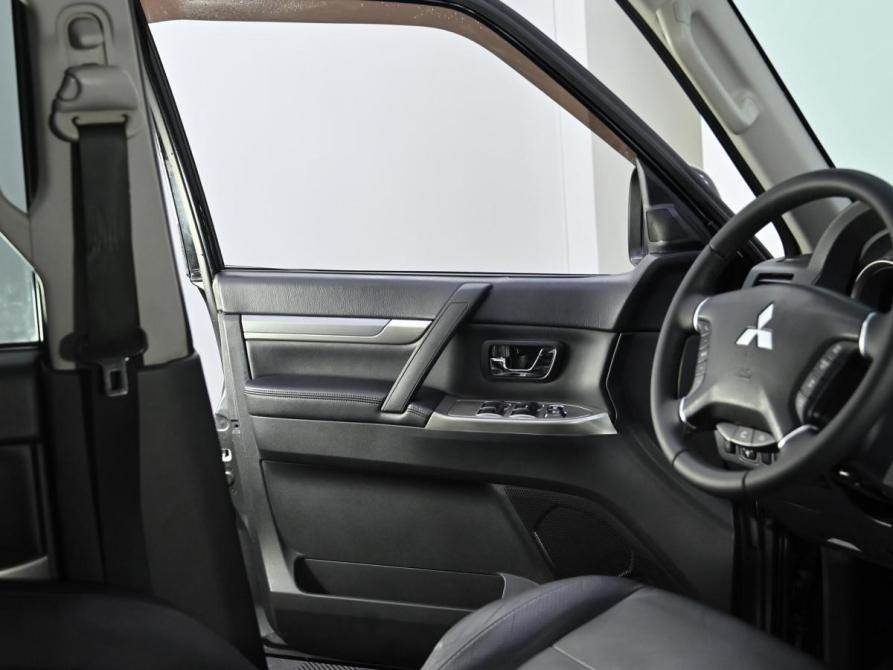 Mitsubishi Pajero IV Рестайлинг 1 Москва  - изображение 10