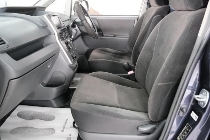Toyota Voxy II (R70) с пробегом 2008 года, цена 1 169 000 рублей, 430000 км, минивэн, Автокод Объявления