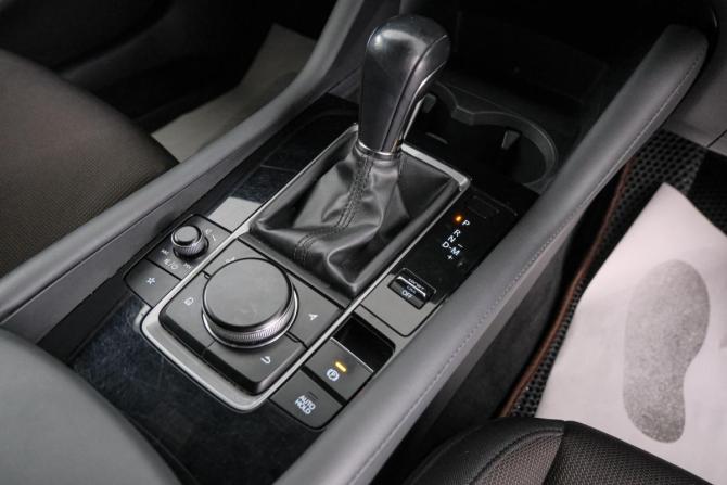 Mazda 3 IV (BP) с пробегом 2019 года, цена 1 799 000 рублей, 86000 км, хэтчбек, Автокод Объявления