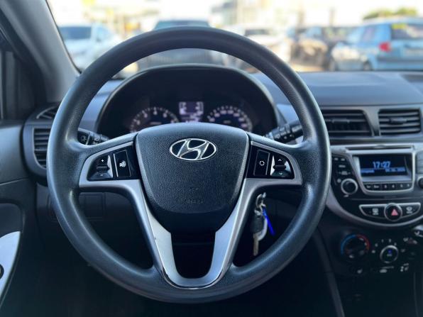 Hyundai Solaris I Рестайлинг с пробегом 2015 года, цена 835 000 рублей, 213279 км, хэтчбек, Автокод Объявления
