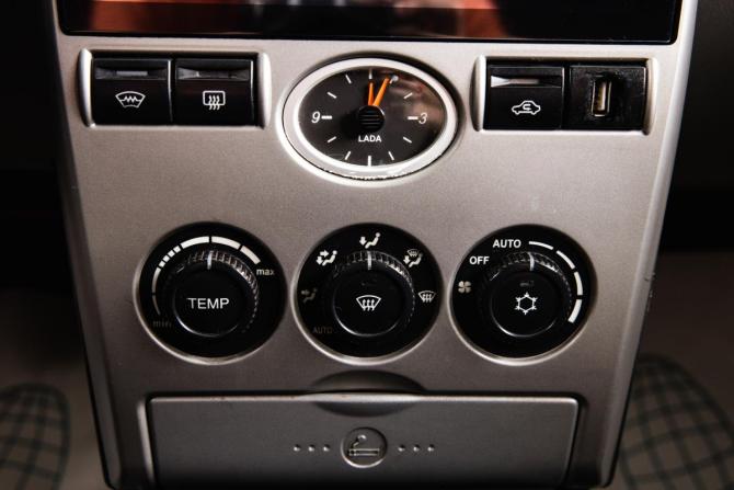 Lada (ВАЗ) Priora I с пробегом 2010 года, цена 339 000 рублей, 220000 км, седан, Автокод Объявления