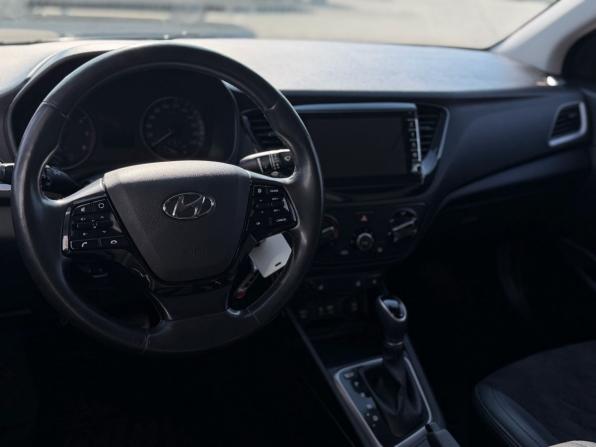 Hyundai Solaris II с пробегом 2017 года, цена 1 220 000 рублей, 97656 км, седан, Автокод Объявления
