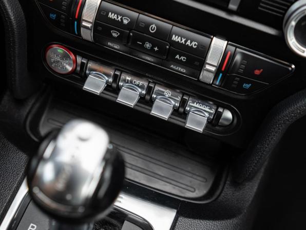 Ford Mustang VI Рестайлинг с пробегом 2020 года, цена 3 599 000 рублей, 59718 км, кабриолет, Автокод Объявления