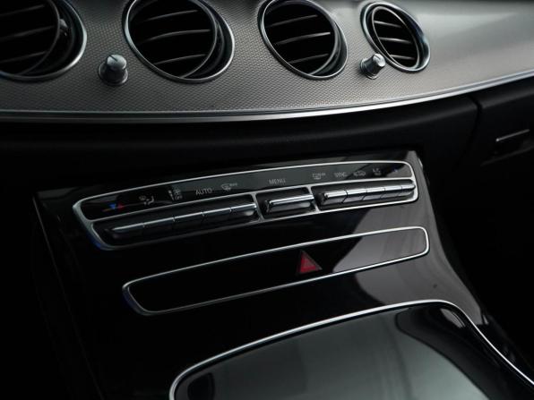 Mercedes-Benz E-Класс V (W213 S213 C238) с пробегом 2017 года, цена 2 351 055 рублей, 84474 км, универсал, Автокод Объявления
