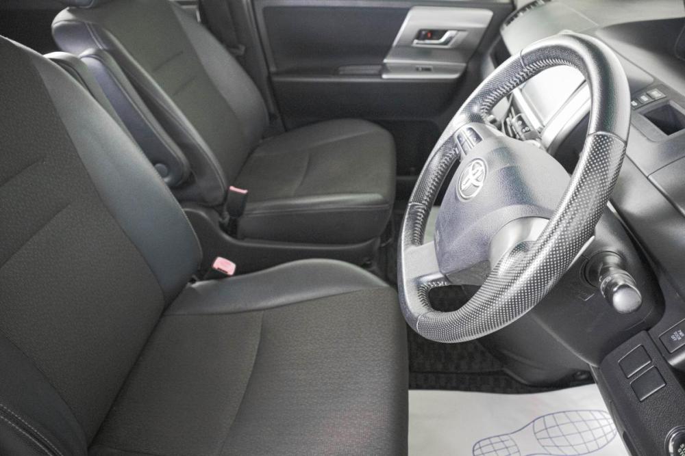 Toyota Voxy II (R70) Рестайлинг Кемерово  - изображение 12