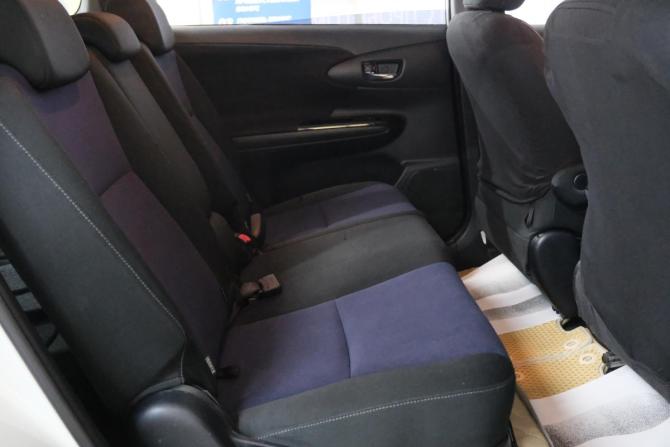 Toyota Wish II Рестайлинг с пробегом 2017 года, цена 2 019 000 рублей, 85000 км, минивэн, Автокод Объявления