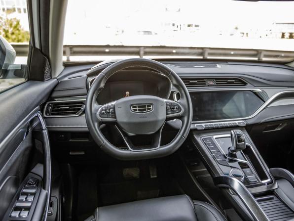 Geely Atlas Pro с пробегом 2022 года, цена 1 798 000 рублей, 83445 км, внедорожник, Автокод Объявления
