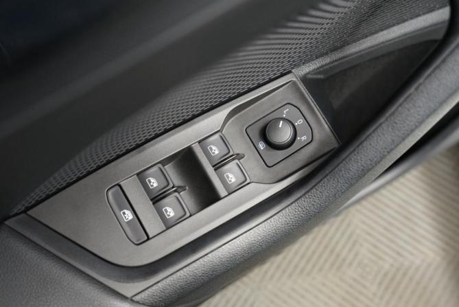 Skoda Octavia IV (A8) с пробегом 2021 года, цена 2 165 000 рублей, 60000 км, лифтбек, Автокод Объявления