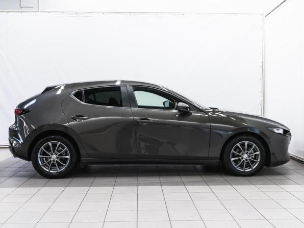 Mazda 3 IV (BP) с пробегом 2021 года, цена 1 500 000 рублей, 115920 км, хэтчбек, Автокод Объявления