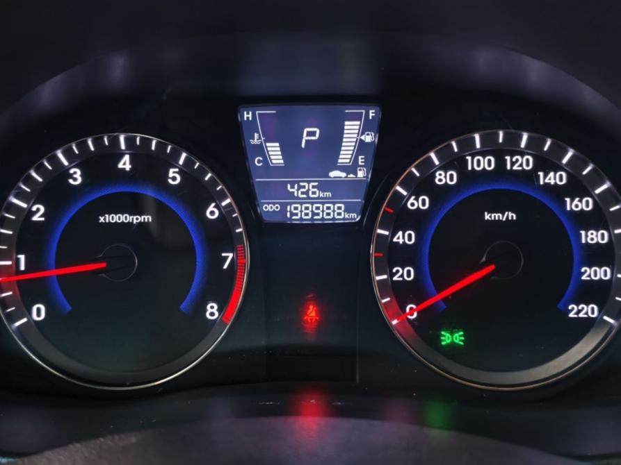 Hyundai Solaris I Курск  - изображение 10