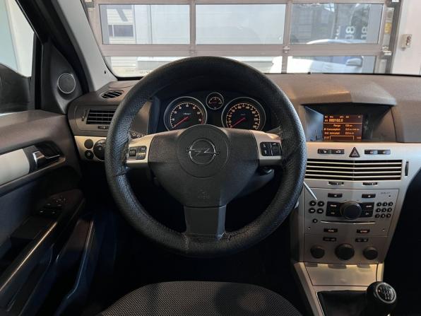 Opel Astra H Рестайлинг с пробегом 2008 года, цена 362 000 рублей, 301085 км, седан, Автокод Объявления