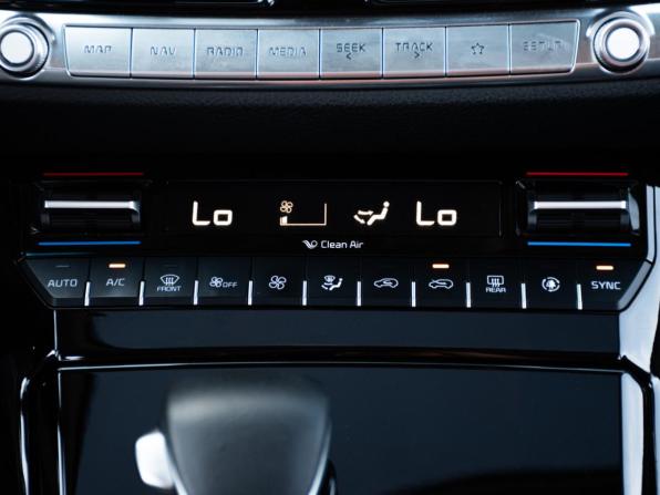 Kia Mohave I Рестайлинг 2 с пробегом 2021 года, цена 4 200 000 рублей, 93422 км, внедорожник, Автокод Объявления