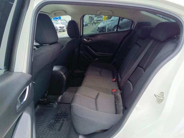 Mazda 3 III (BM) Рестайлинг с пробегом 2018 года, цена 1 329 995 рублей, 217002 км, седан, Автокод Объявления