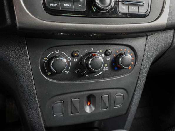 Renault Logan II Рестайлинг с пробегом 2021 года, цена 839 000 рублей, 50883 км, седан, Автокод Объявления