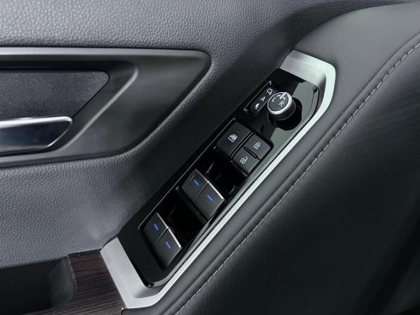 Toyota Land Cruiser 300 Series с пробегом 2023 года, цена 8 599 000 рублей, 141938 км, внедорожник, Автокод Объявления