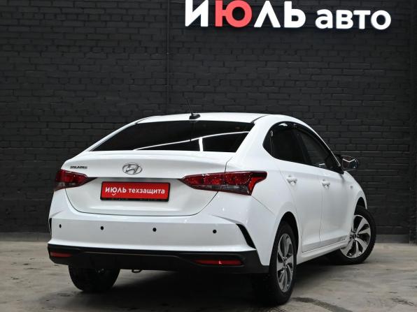 Hyundai Solaris II Рестайлинг с пробегом 2021 года, цена 1 350 000 рублей, 62595 км, седан, Автокод Объявления