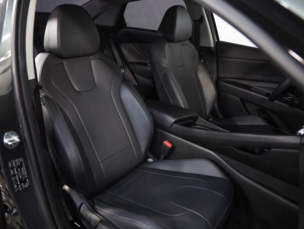 Hyundai Elantra VII (CN7) Рестайлинг с пробегом 2023 года, цена 2 149 000 рублей, 41450 км, седан, Автокод Объявления