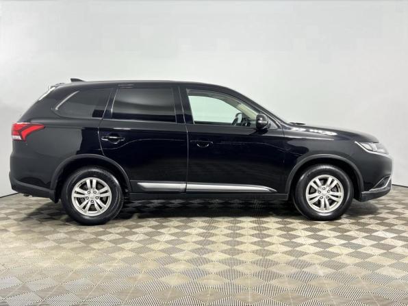 Mitsubishi Outlander III Рестайлинг 3 с пробегом 2019 года, цена 1 935 200 рублей, 173416 км, внедорожник, Автокод Объявления