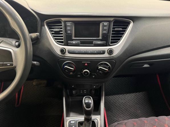 Hyundai Solaris II с пробегом 2019 года, цена 1 057 000 рублей, 118721 км, седан, Автокод Объявления