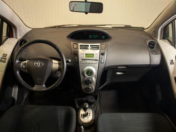 Toyota Yaris II с пробегом 2008 года, цена 542 000 рублей, 249595 км, хэтчбек, Автокод Объявления