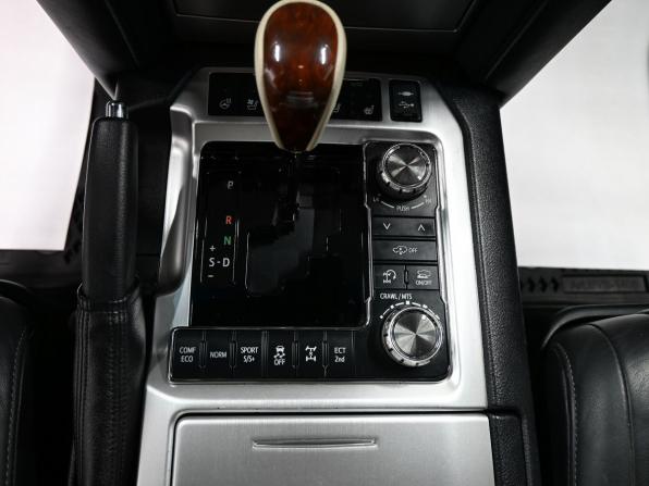Toyota Land Cruiser 200 Series Рестайлинг 2 с пробегом 2018 года, цена 6 650 000 рублей, 145058 км, внедорожник, Автокод Объявления