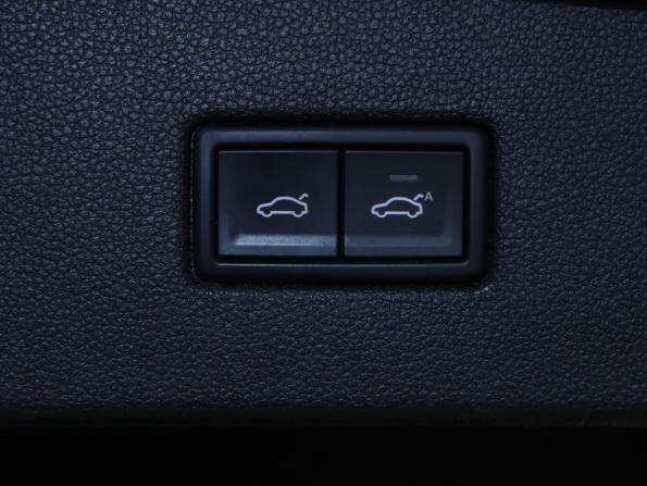 Volkswagen Tiguan II Рестайлинг с пробегом 2022 года, цена 3 749 000 рублей, 46660 км, внедорожник, Автокод Объявления