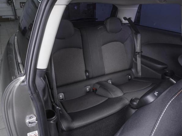 Mini Hatch III (F55/F56) Рестайлинг с пробегом 2018 года, цена 2 099 000 рублей, 66501 км, хэтчбек, Автокод Объявления