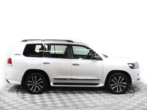 Toyota Land Cruiser 200 Series Рестайлинг 2 с пробегом 2017 года, цена 7 900 000 рублей, 68000 км, внедорожник, Автокод Объявления