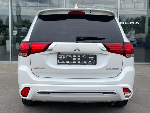 Mitsubishi Outlander III Рестайлинг 3 с пробегом 2022 года, цена 2 590 000 рублей, 45882 км, внедорожник, Автокод Объявления