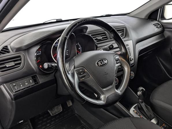 Kia Rio III Рестайлинг с пробегом 2017 года, цена 1 325 000 рублей, 76000 км, седан, Автокод Объявления