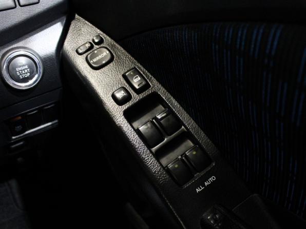 Toyota ISis I Рестайлинг с пробегом 2015 года, цена 1 669 000 рублей, 106336 км, компактвэн, Автокод Объявления