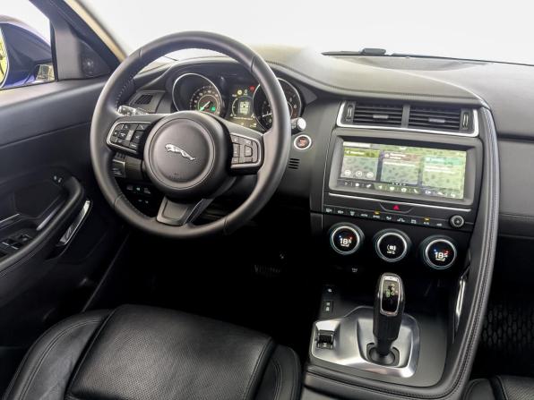 Jaguar E-Pace I с пробегом 2018 года, цена 2 740 000 рублей, 90110 км, внедорожник, Автокод Объявления
