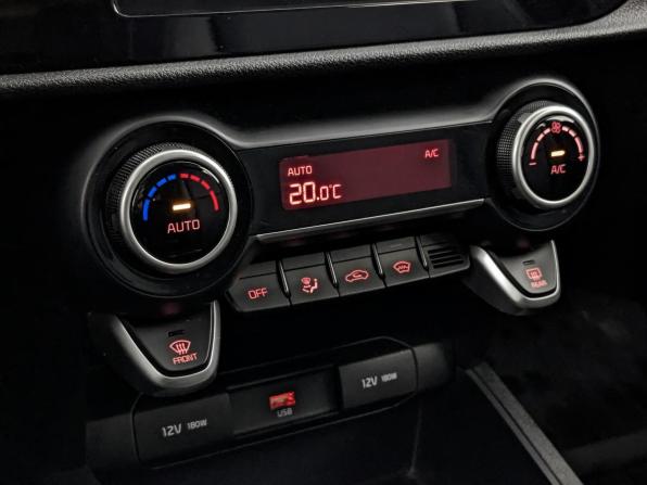 Kia Rio IV Рестайлинг с пробегом 2021 года, цена 2 000 000 рублей, 49442 км, хэтчбек, Автокод Объявления