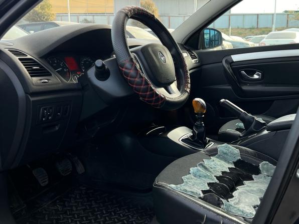 Renault Laguna III с пробегом 2008 года, цена 672 000 рублей, 205418 км, лифтбек, Автокод Объявления
