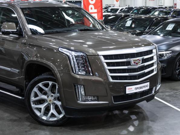 Cadillac Escalade IV с пробегом 2015 года, цена 3 850 000 рублей, 247390 км, внедорожник, Автокод Объявления