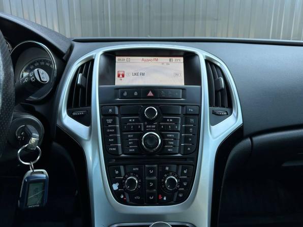 Opel Astra J Рестайлинг с пробегом 2013 года, цена 599 000 рублей, 238000 км, хэтчбек, Автокод Объявления