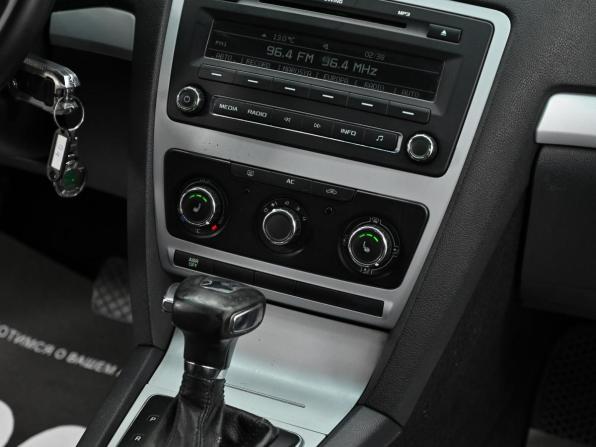Skoda Octavia II (A5) Рестайлинг с пробегом 2009 года, цена 599 000 рублей, 279000 км, лифтбек, Автокод Объявления