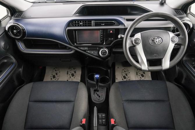Toyota Aqua I Рестайлинг с пробегом 2016 года, цена 909 000 рублей, 229739 км, хэтчбек, Автокод Объявления