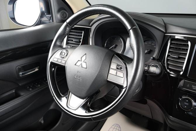 Mitsubishi Outlander III Рестайлинг 2 с пробегом 2020 года, цена 2 289 000 рублей, 52000 км, внедорожник, Автокод Объявления